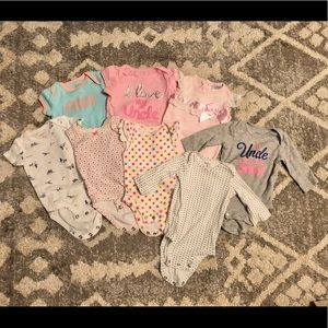 Bundle of Baby girl size 3 month 6 short sleeve and 2 long sleeved onesies